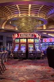 Live Baccarat 100cuci dengan dealer profesional di studio